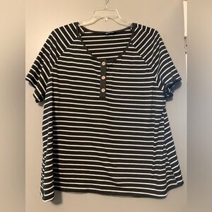 Bloom Chic grey and white stripped top size 18/20